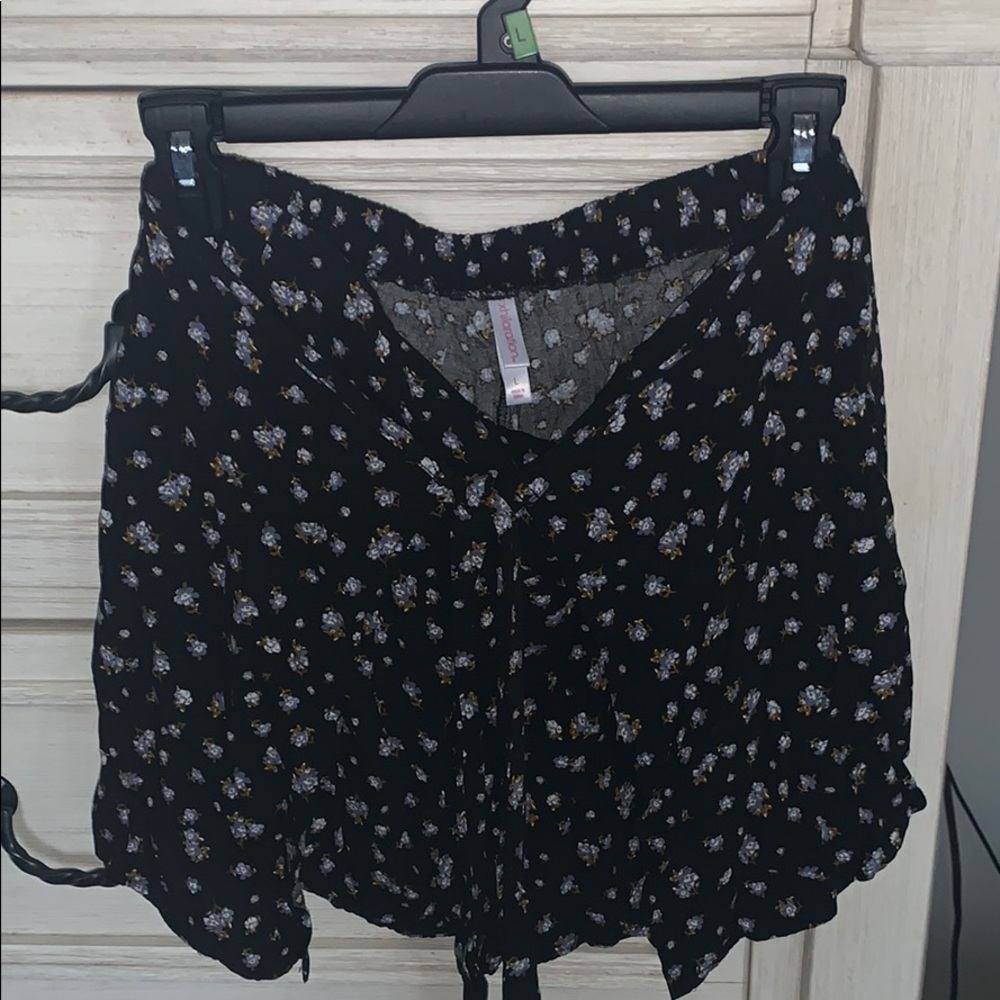 Large Xhilaration Flower Shorts
